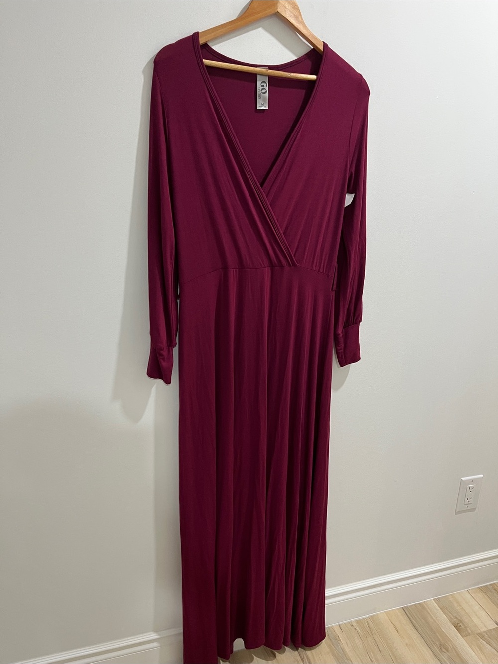 NWT Go Couture Women’s Dress Maxi Gown Maroon Long Sleeve Cross Wrap *No Belt*